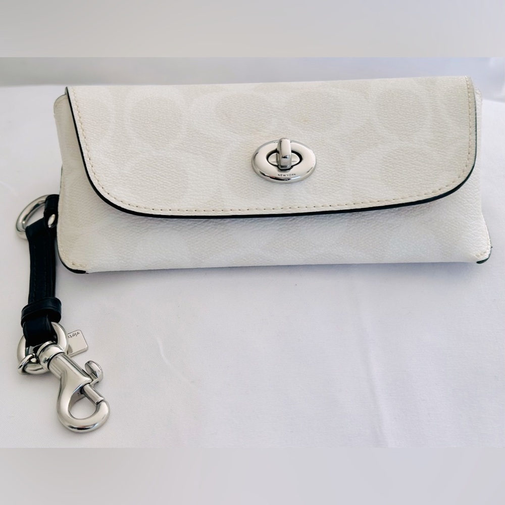 Coach white and navy Glasses case